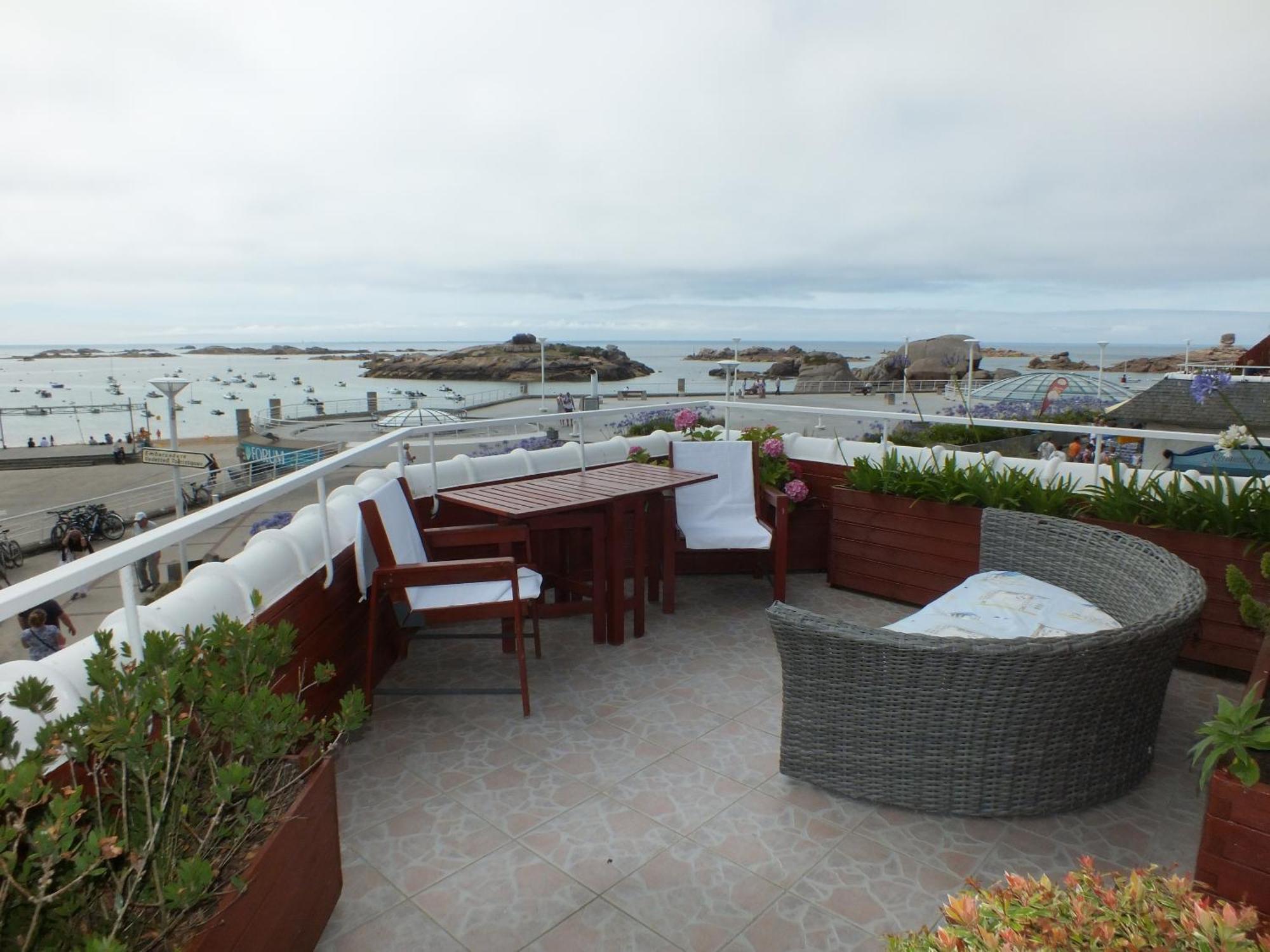 Hotel - Restaurant - Salon De The Le Beausejour Tregastel Ngoại thất bức ảnh